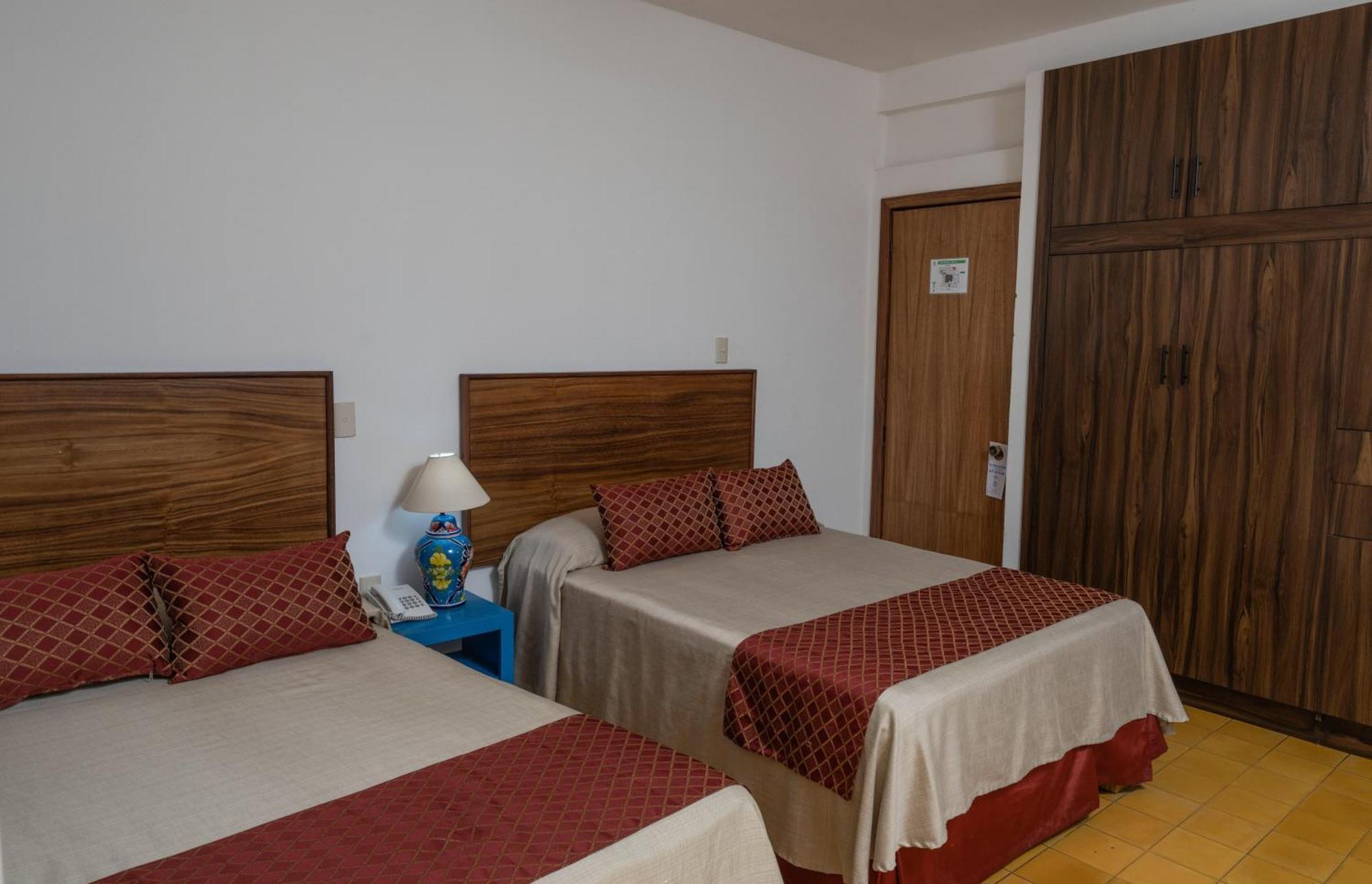 Hotel Encino Malecon Centro Puerto Vallarta Szoba fotó